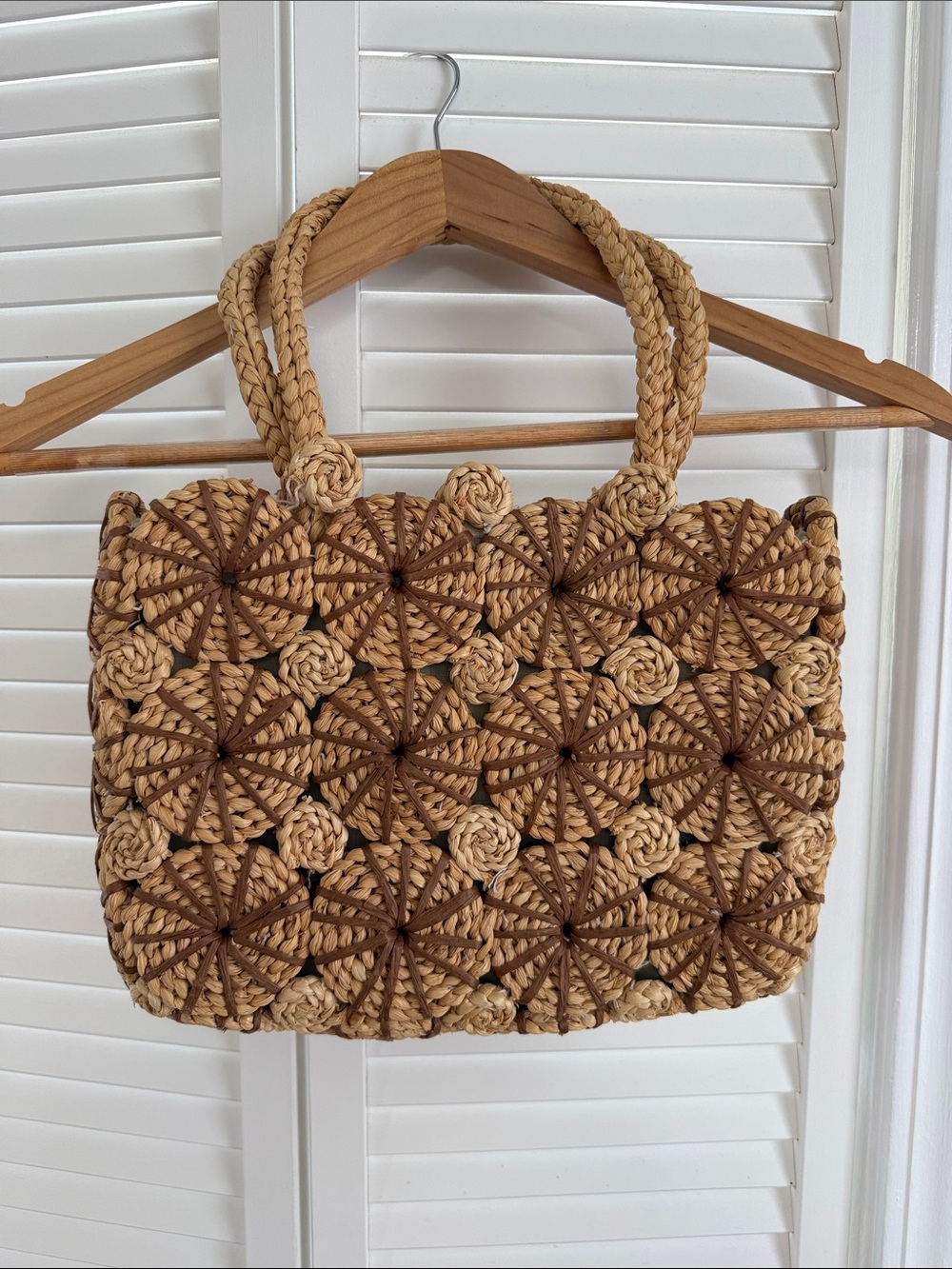 Vintage Two-Tone Woven Tote in Natural and Brown - Picture 4 of 6